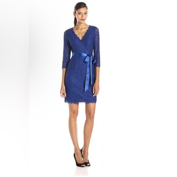 Adrianna Papell Blue Stretch Lace Mock Wrap Sheath Dress $209 Size 4 Cocktail - Picture 1 of 15